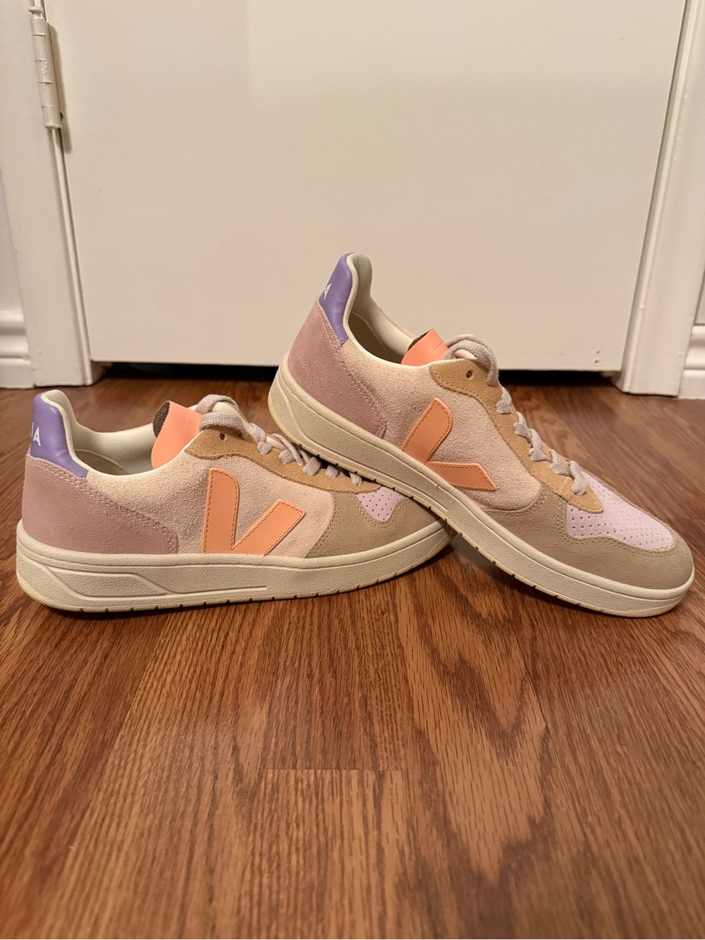 Veja V-10 Suede Multico Peach